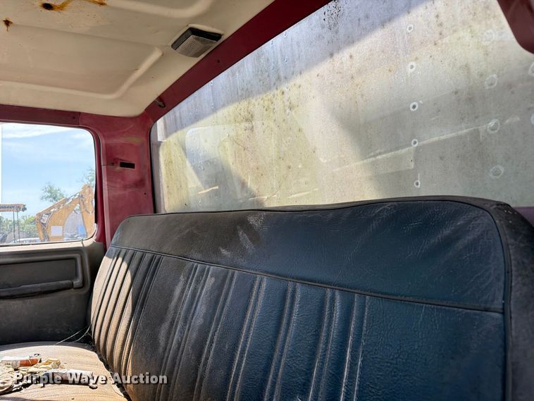 image for item FC3377 1985 Ford F700 fuel / lube truck