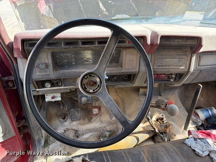 image for item FC3377 1985 Ford F700 fuel / lube truck