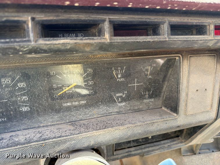image for item FC3377 1985 Ford F700 fuel / lube truck