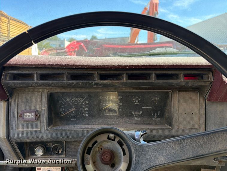 image for item FC3377 1985 Ford F700 fuel / lube truck