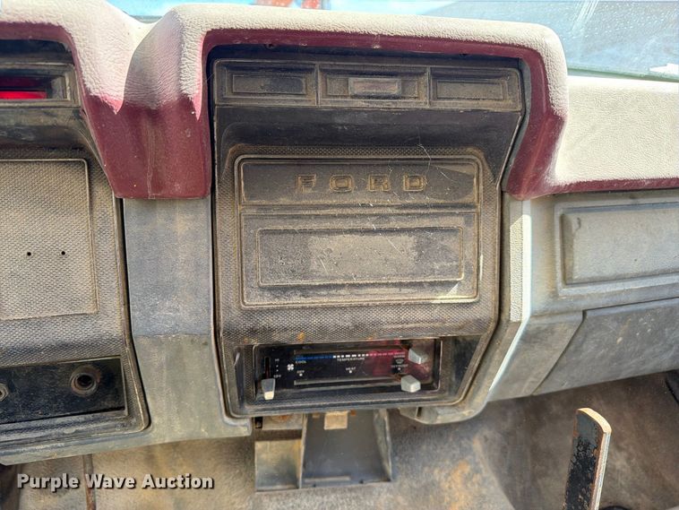image for item FC3377 1985 Ford F700 fuel / lube truck