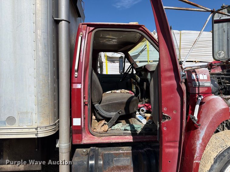 image for item FC3377 1985 Ford F700 fuel / lube truck