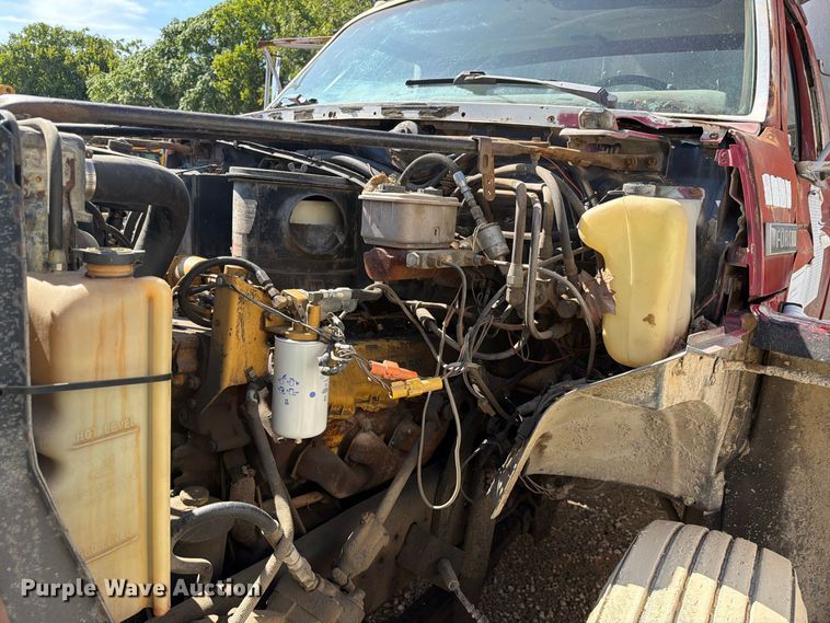 image for item FC3377 1985 Ford F700 fuel / lube truck