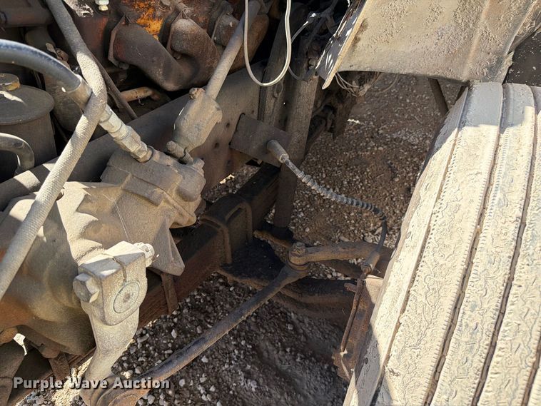 image for item FC3377 1985 Ford F700 fuel / lube truck