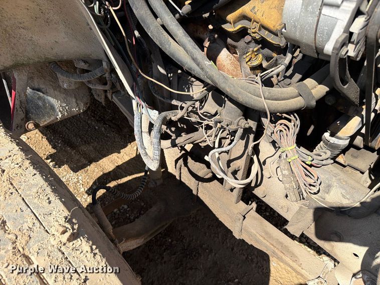 image for item FC3377 1985 Ford F700 fuel / lube truck