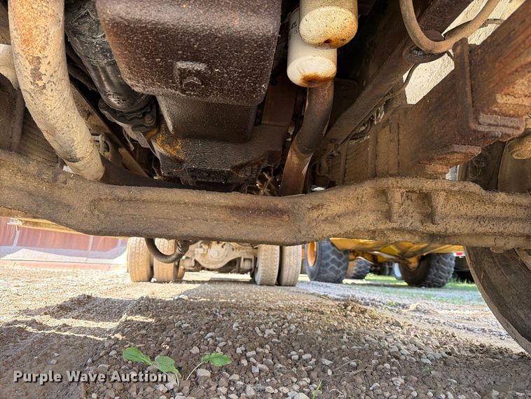 image for item FC3377 1985 Ford F700 fuel / lube truck