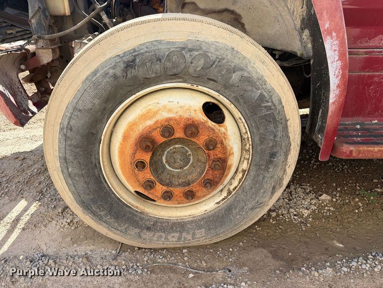 image for item FC3377 1985 Ford F700 fuel / lube truck