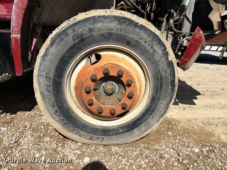 image for item FC3377 1985 Ford F700 fuel / lube truck