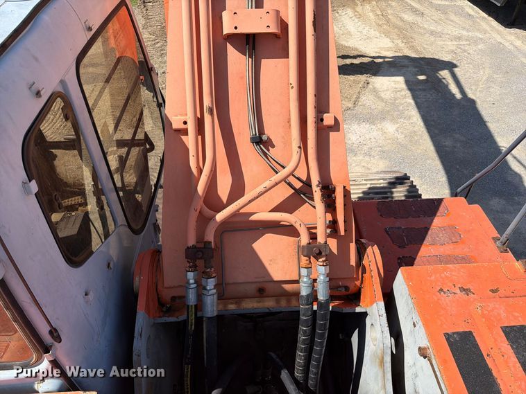 image for item FC3378 2000 Hitachi EX330LC-5 excavator