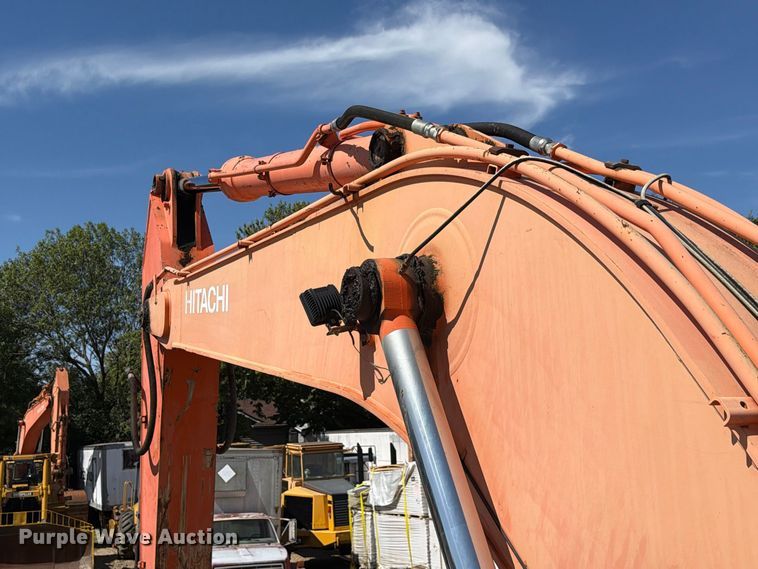 image for item FC3378 2000 Hitachi EX330LC-5 excavator