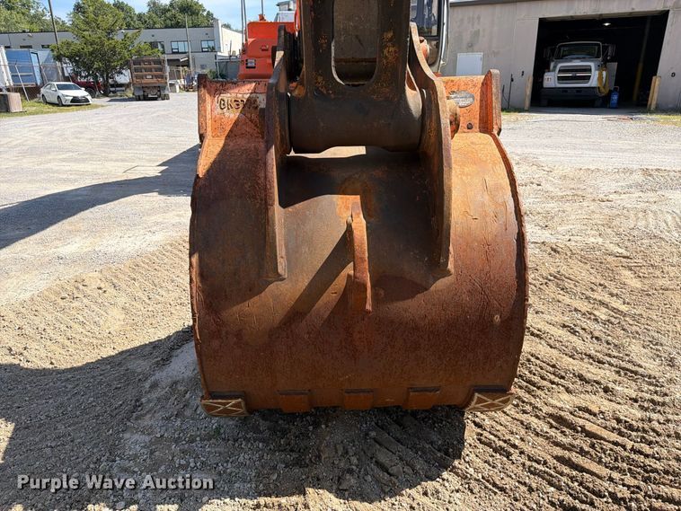 image for item FC3378 2000 Hitachi EX330LC-5 excavator