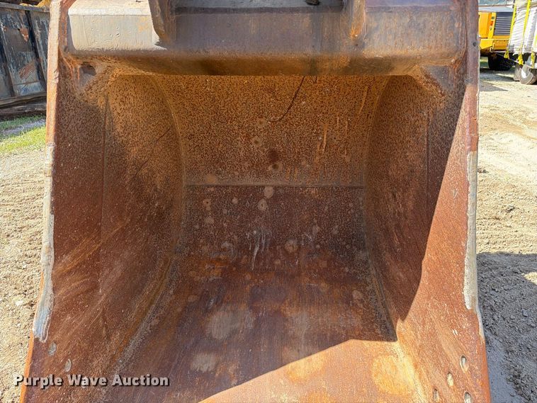 image for item FC3378 2000 Hitachi EX330LC-5 excavator
