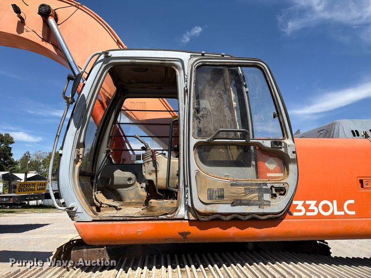 image for item FC3378 2000 Hitachi EX330LC-5 excavator