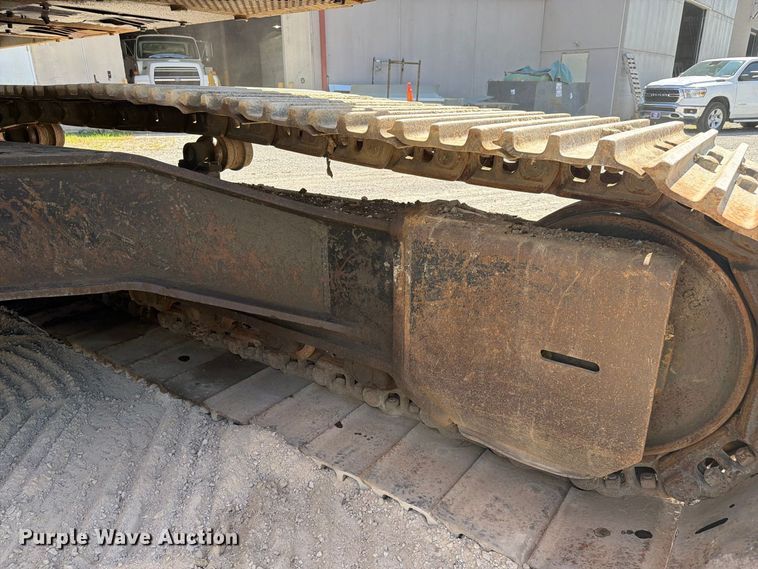 image for item FC3378 2000 Hitachi EX330LC-5 excavator