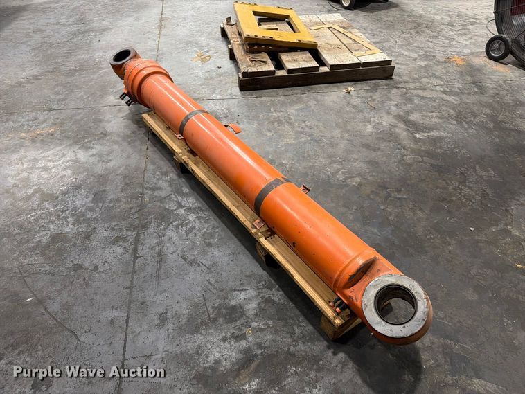 image for item FC3378 2000 Hitachi EX330LC-5 excavator