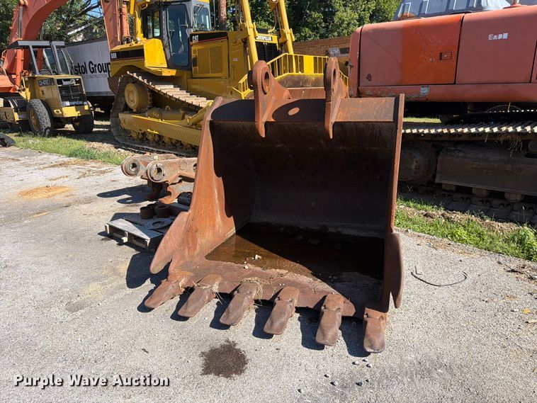 image for item FC3382 Excavator attachments