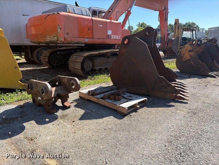 image for item FC3382 Excavator attachments