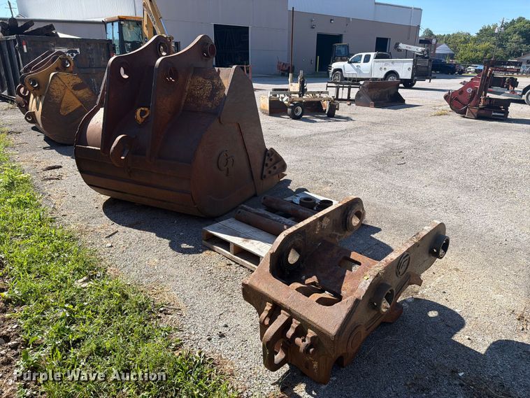 image for item FC3382 Excavator attachments