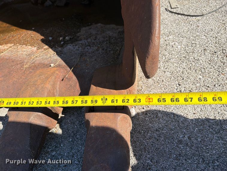 image for item FC3382 Excavator attachments