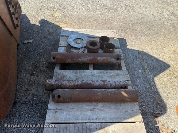 image for item FC3382 Excavator attachments
