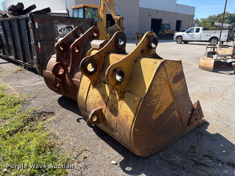 image for item FC3383 (2) excavator buckets