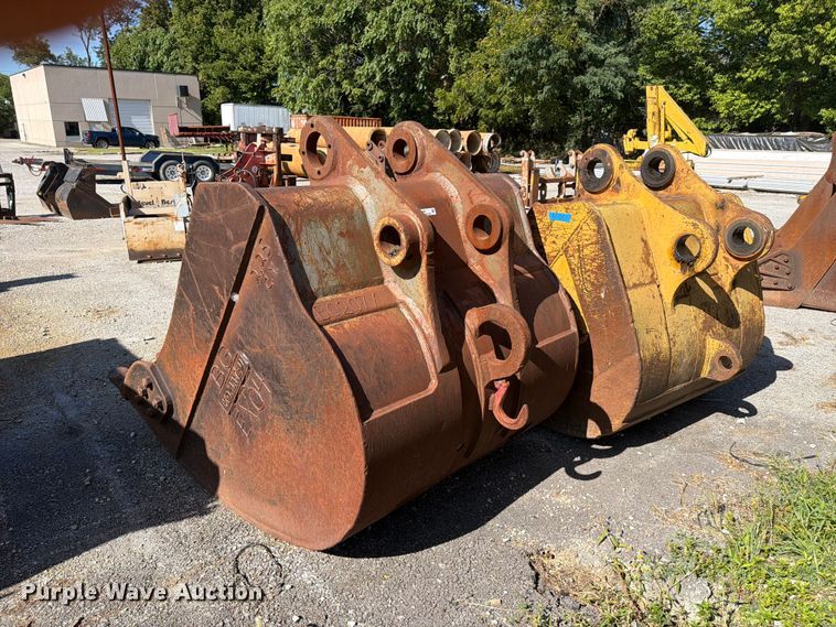 image for item FC3383 (2) excavator buckets