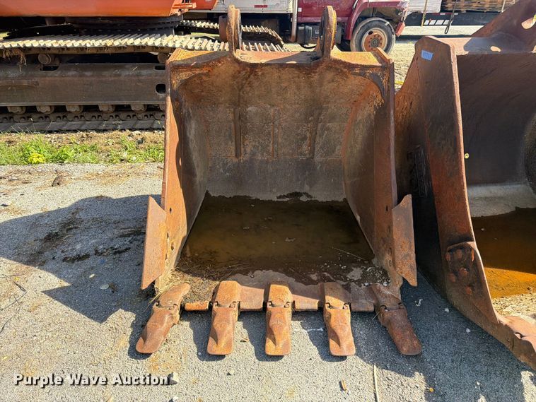 image for item FC3383 (2) excavator buckets