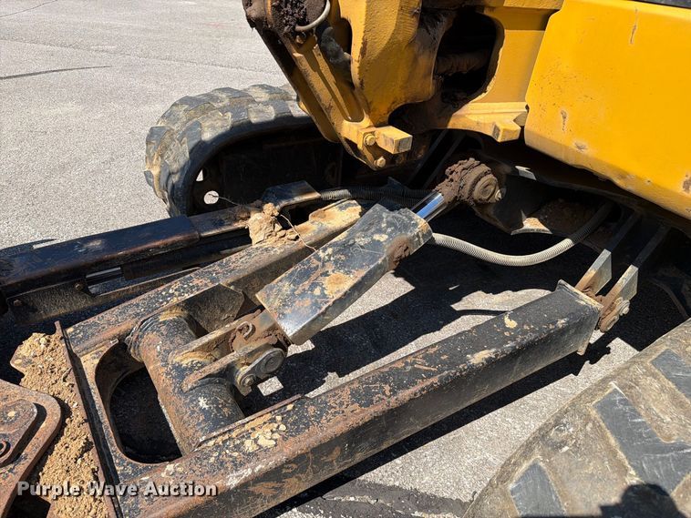 image for item FC3387 2011 Caterpillar 305D mini excavator