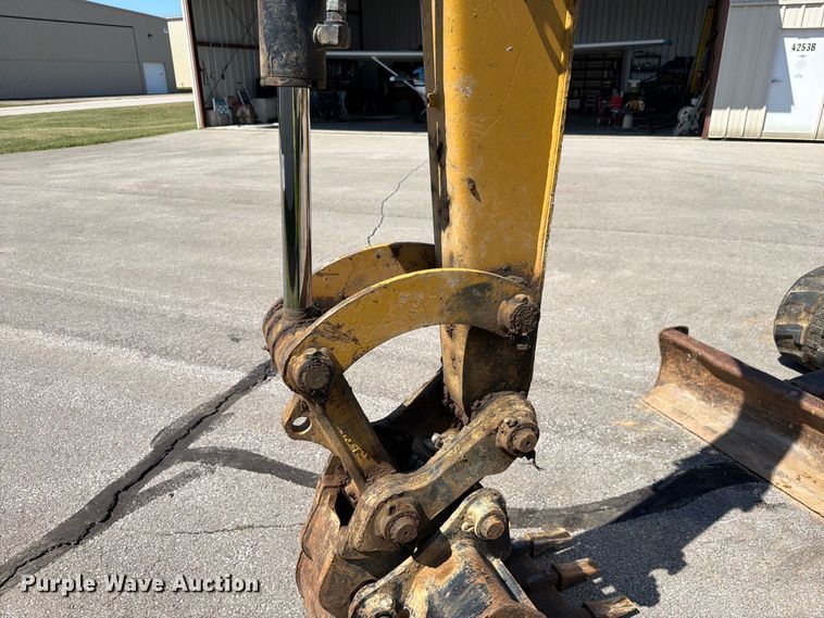 image for item FC3387 2011 Caterpillar 305D mini excavator