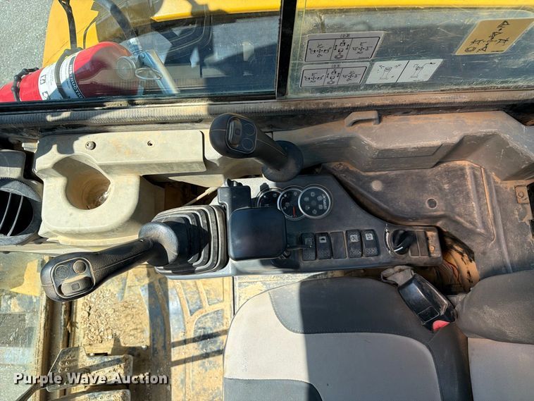 image for item FC3387 2011 Caterpillar 305D mini excavator