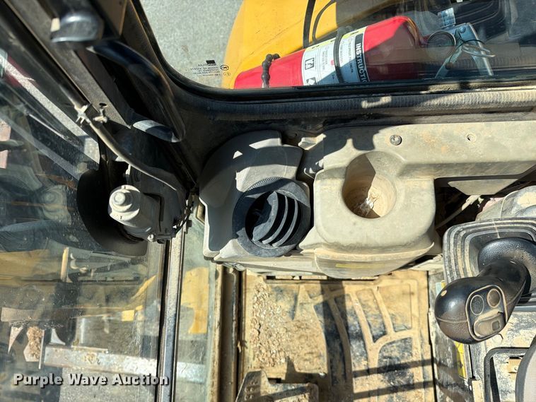 image for item FC3387 2011 Caterpillar 305D mini excavator