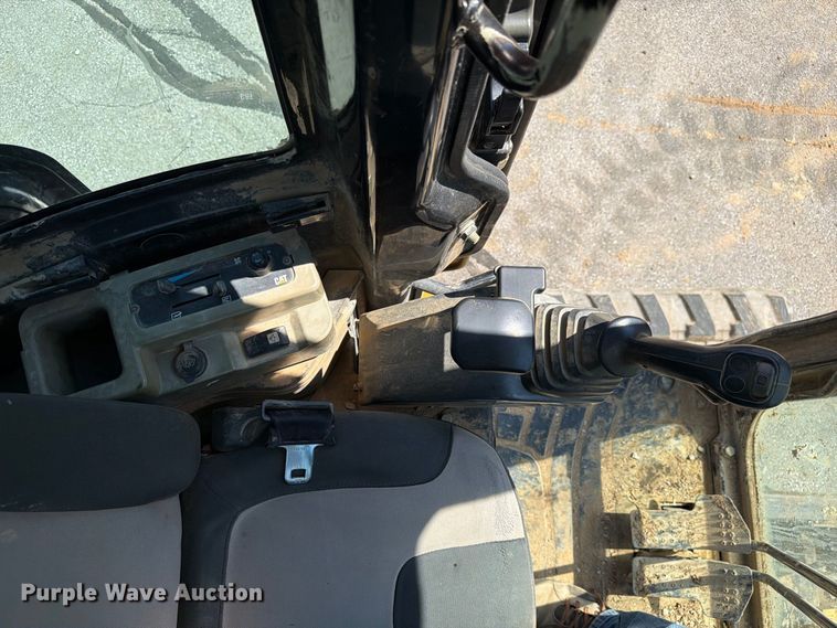 image for item FC3387 2011 Caterpillar 305D mini excavator