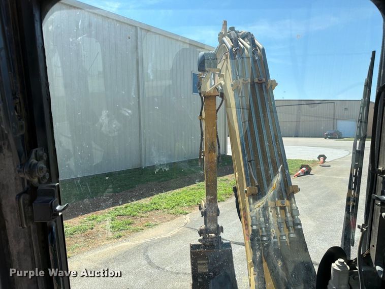 image for item FC3387 2011 Caterpillar 305D mini excavator