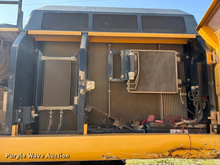 image for item FC3388 2016 John Deere 350G LC excavator