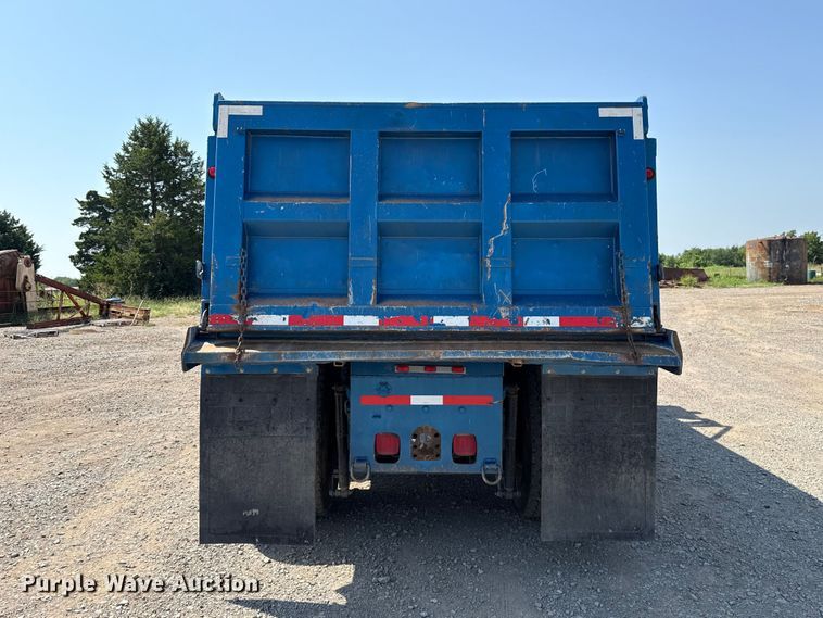 image for item FC4035 2006 Mack CHN613 dump truck