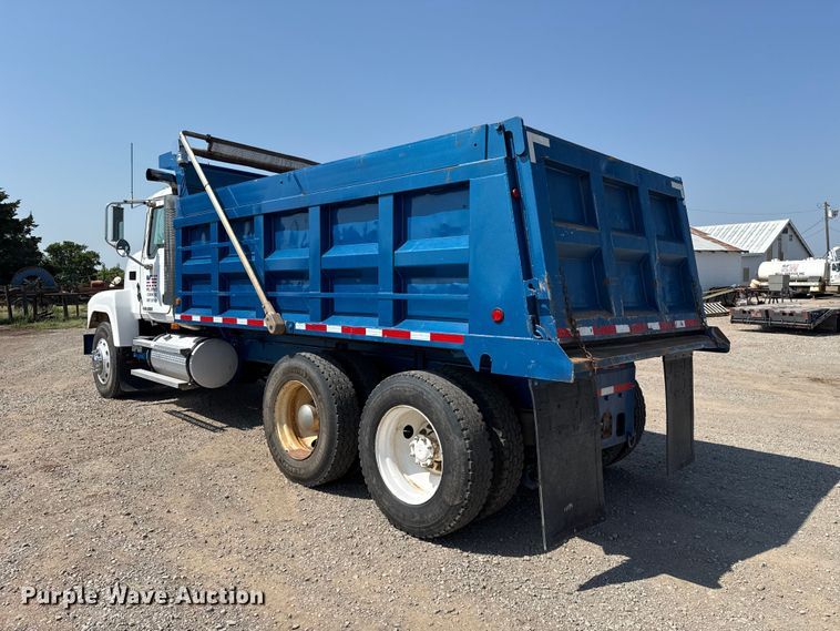 image for item FC4035 2006 Mack CHN613 dump truck