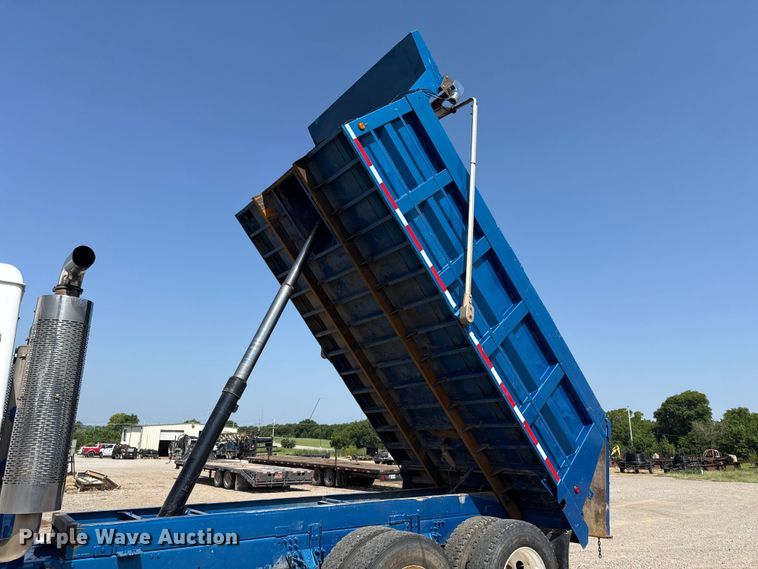 image for item FC4035 2006 Mack CHN613 dump truck