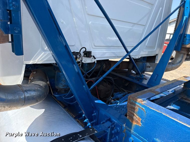 image for item FC4035 2006 Mack CHN613 dump truck
