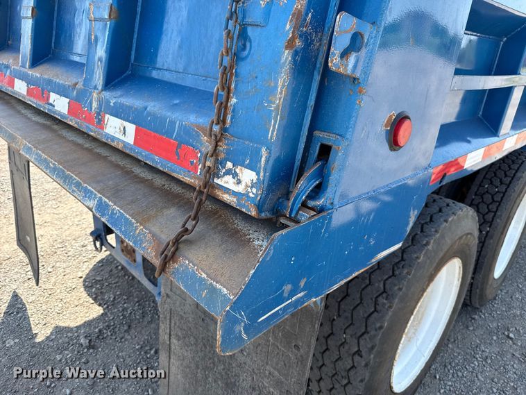 image for item FC4035 2006 Mack CHN613 dump truck
