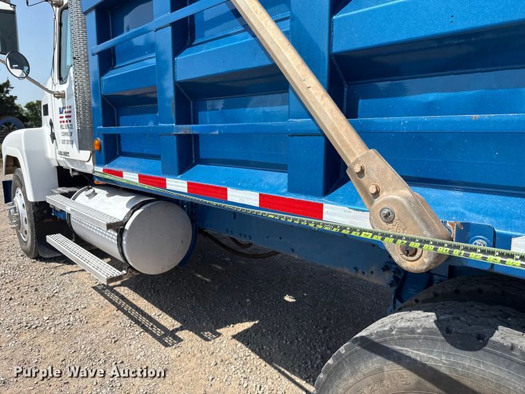 image for item FC4035 2006 Mack CHN613 dump truck