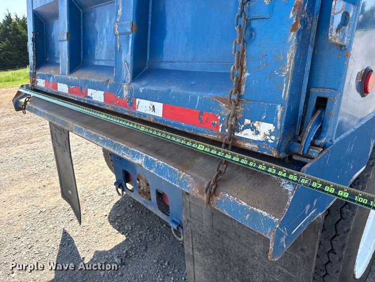 image for item FC4035 2006 Mack CHN613 dump truck