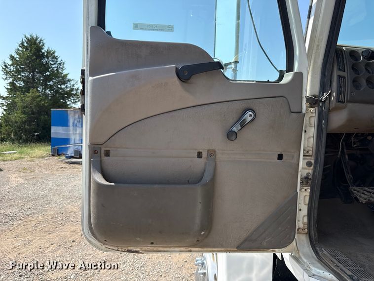 image for item FC4035 2006 Mack CHN613 dump truck