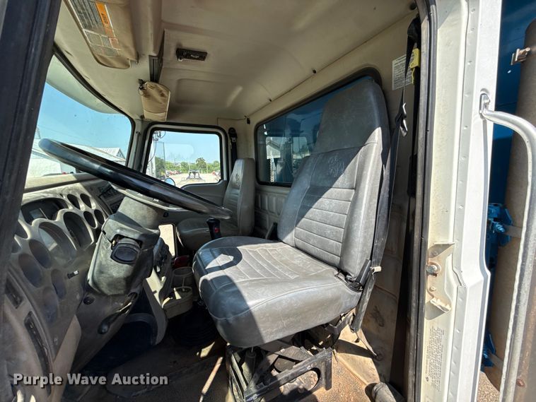 image for item FC4035 2006 Mack CHN613 dump truck