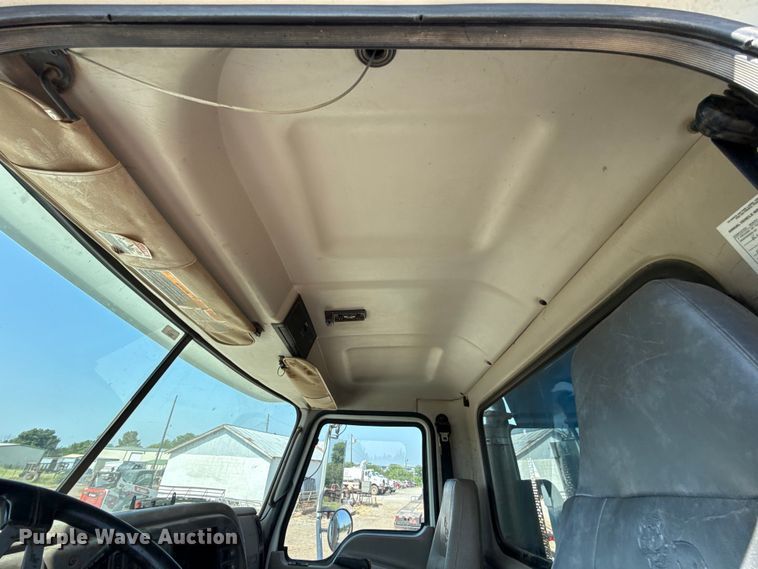 image for item FC4035 2006 Mack CHN613 dump truck