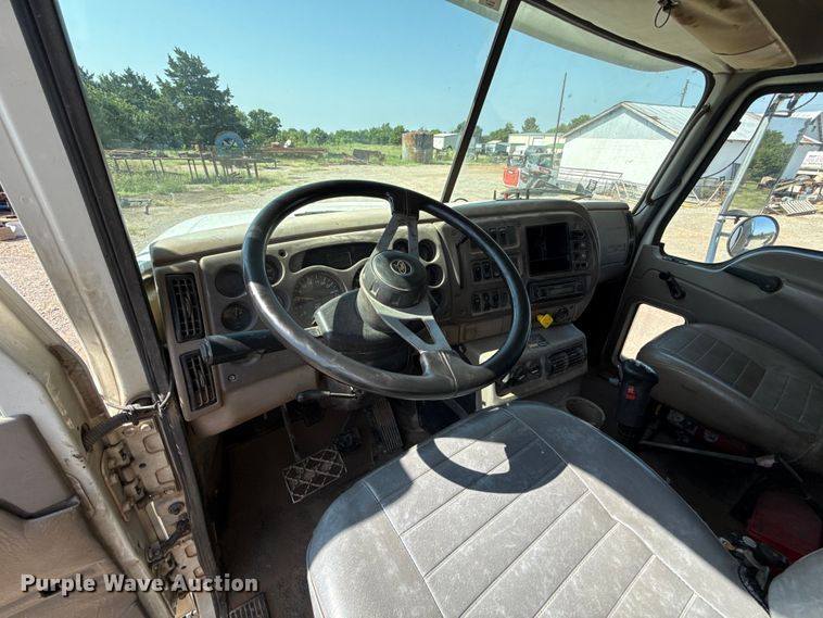 image for item FC4035 2006 Mack CHN613 dump truck