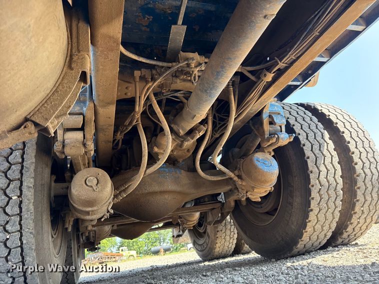 image for item FC4035 2006 Mack CHN613 dump truck