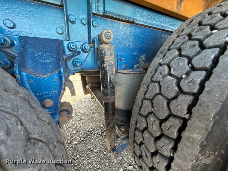 image for item FC4035 2006 Mack CHN613 dump truck