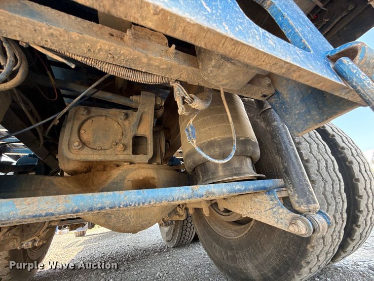 image for item FC4035 2006 Mack CHN613 dump truck