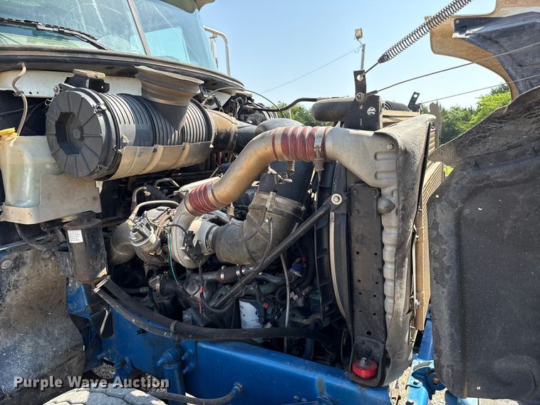 image for item FC4035 2006 Mack CHN613 dump truck