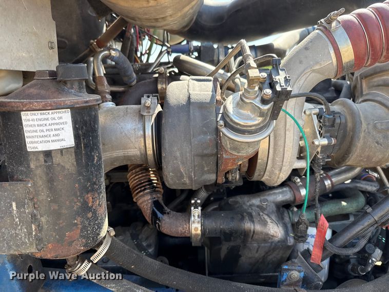 image for item FC4035 2006 Mack CHN613 dump truck